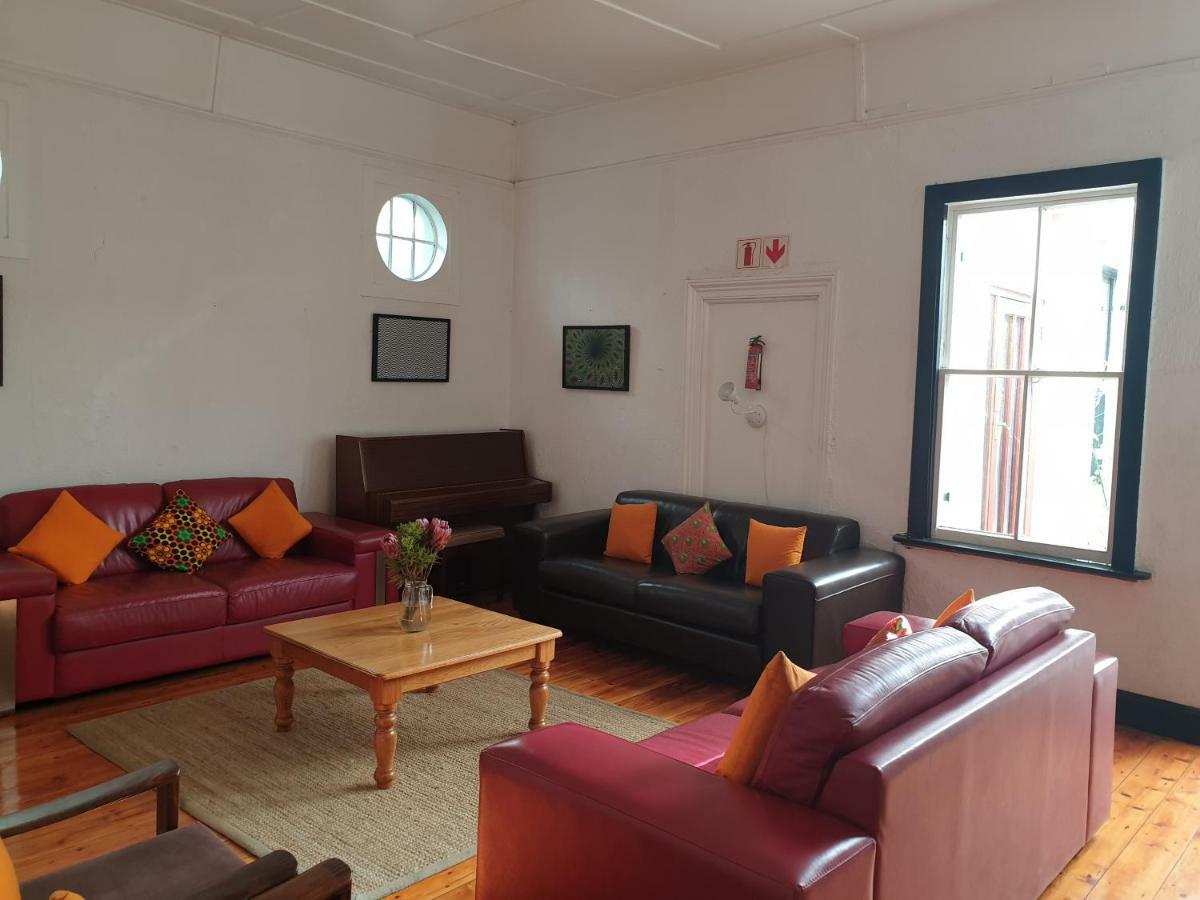 Zebra Crossing Backpacker Hostel *